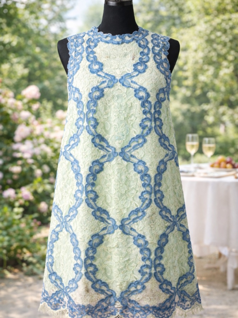 Max Studio Lace Dress Blue Mint Sleeveless Lined Shift Size Medium EUC Brunch